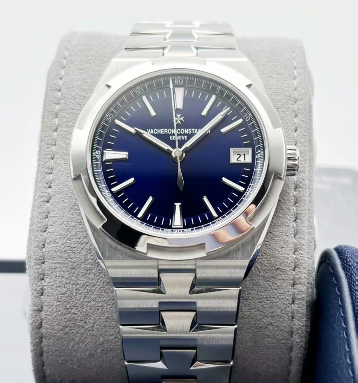 Vacheron Constantin Overseas